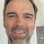 Tadeu Schmidt deixa de ir a festa de réveillon na porta do evento; veja o motivo