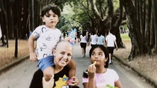 Talita e os filhos Isaac, de 3 anos, e Maria Hellena, de 10