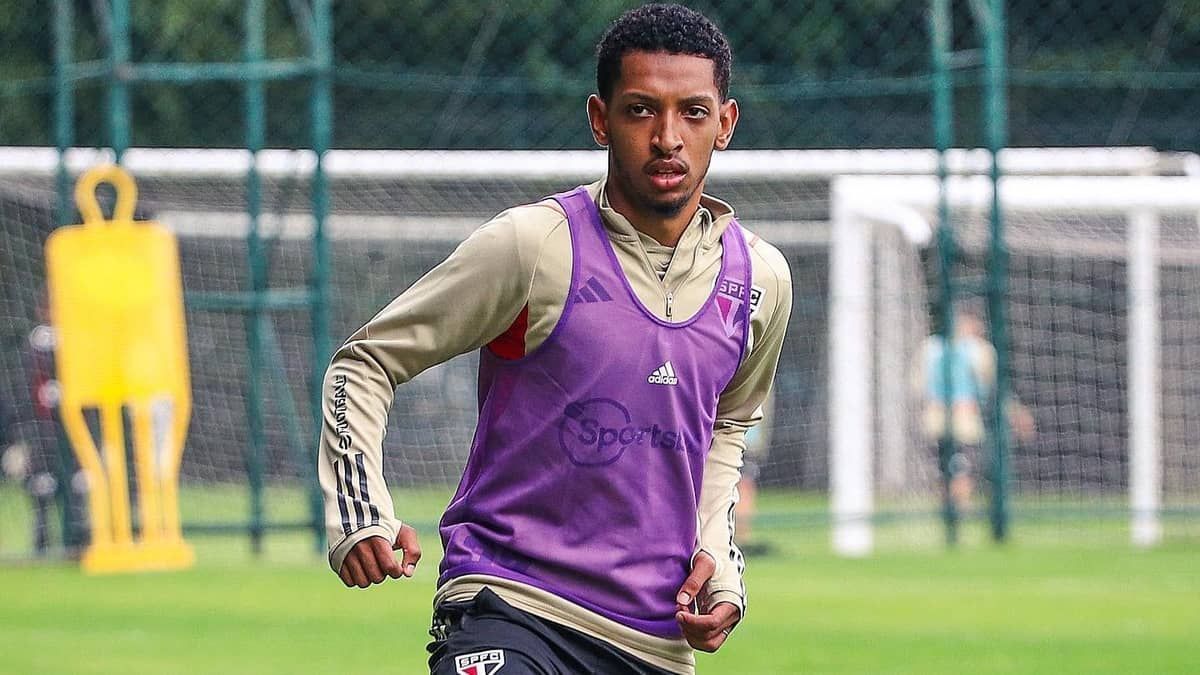 Dorival segue treinos no São Paulo e vê Talles Costa em grupo de transição