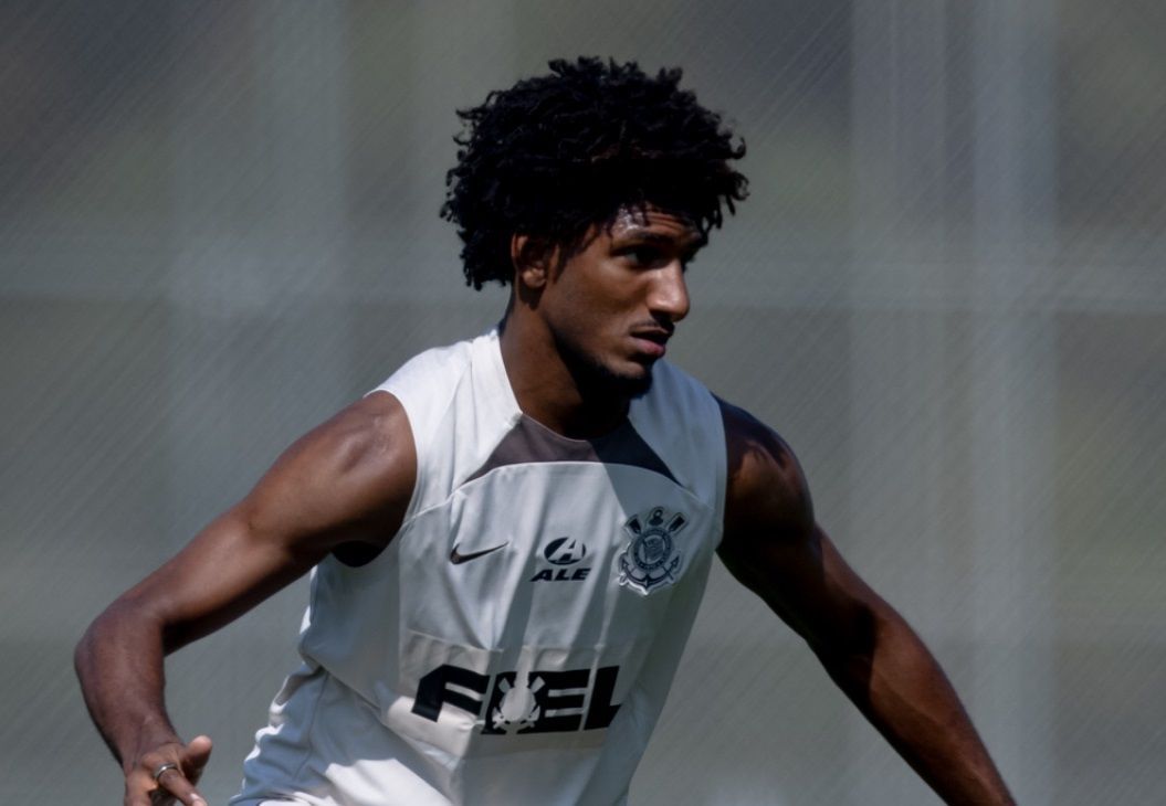 Fortaleza e Corinthians se encontram pelo Brasileirão em lados opostos da tabela