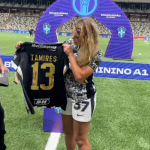 Atlético homenageia Tamires antes de duelo contra Corinthians pelo Brasileiro Feminino