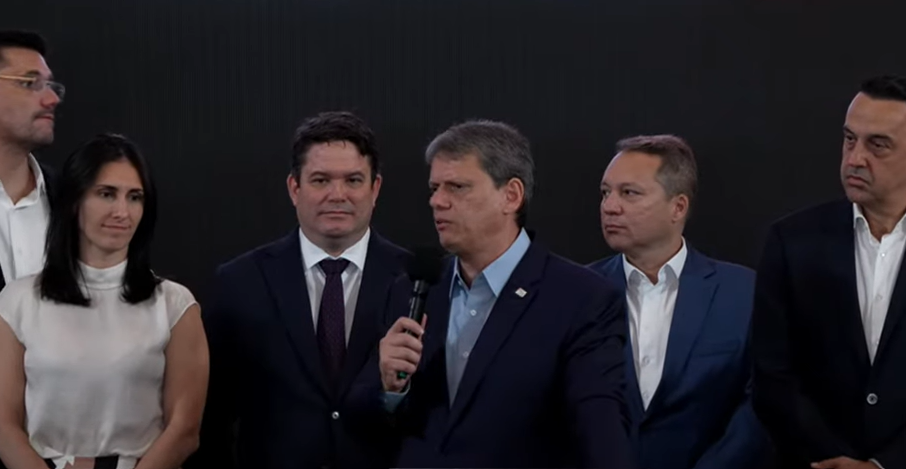Tarcísio de Freitas afirma que desvios de conduta de policiais serão 'severamente punidos'