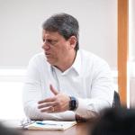 Tarcísio afirma que Sabesp privatizada vai melhorar qualidade de praias onde houve surto de norovírus