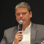 Tarcísio fica no Republicanos e diz que ganhou aliado no ministério, afirmam interlocutores