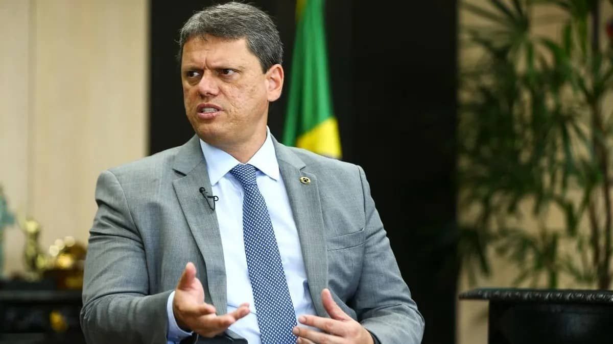 Atos antidemocráticos: Tarcísio aponta leniência do governo federal e injustiça com suspeitos