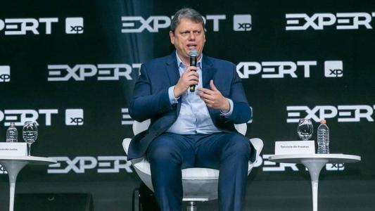 Tarcísio em evento onde defendeu a aprovação da reforma tributária