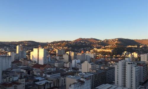 Tarde inverno tempo seco onda de frio centro Juiz de Fora