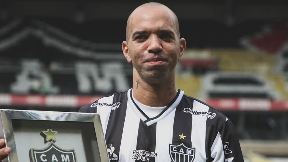 Ídolo do Atlético, Diego Tardelli diz que pensa em voltar a jogar