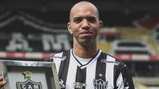 Tardelli foi homenageado quando deixou o Atlético, em maio de 2021