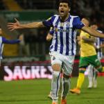 Porto bate Paços de Ferreira e encosta no Benfica no Campeonato Português