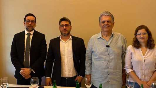 Tatiaia Roma (D), candidata à vice-presidente do Náutico