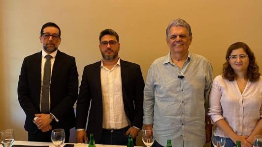 Tatiaia Roma (D), candidata à vice-presidente do Náutico