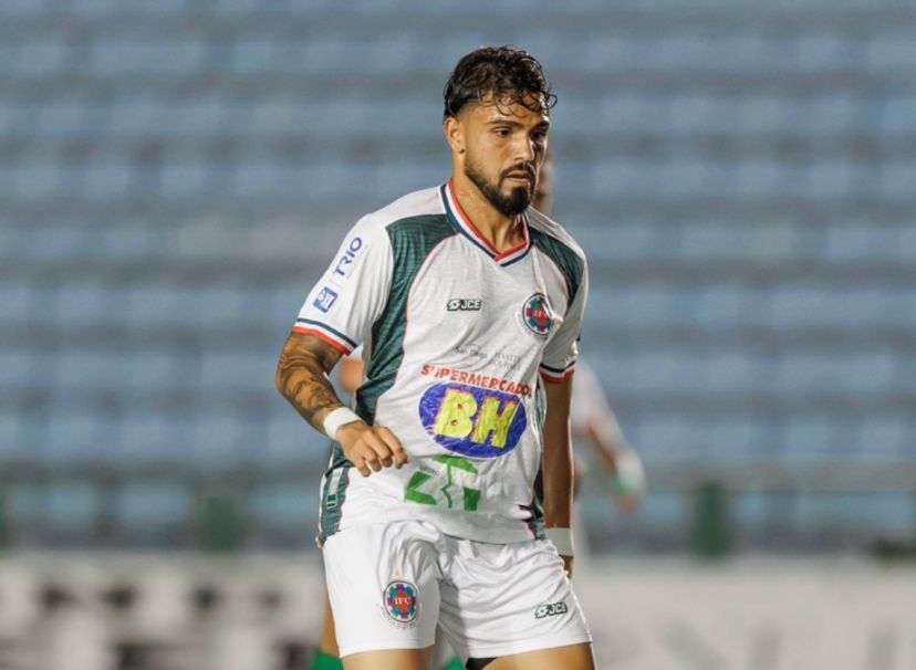 Artilheiro do Ipatinga, Tavares sente incômodo e não enfrenta Mamoré pelo Mineiro
