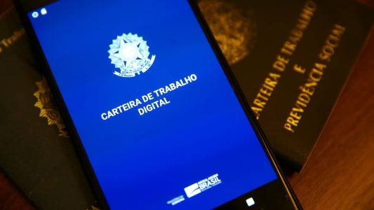 Taxa de desemprego ficou em 8,4% no trimestre móvel encerrado em janeiro, diz IBGE