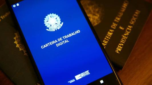 Taxa de desemprego ficou em 8,4% no trimestre móvel encerrado em janeiro, diz IBGE