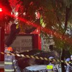 Motorista de taxi morre após árvore cair sobre o carro durante as chuva em SP