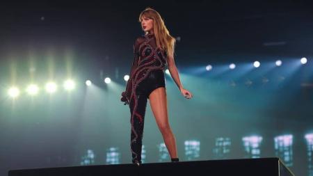 Taylor Swift no ato 'reputation' da 'The Eras Tour'