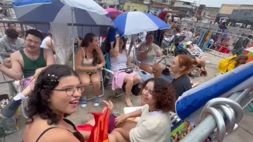 Taylor Swift: último dia de show tem filas com centenas de fãs