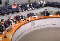 TCE-MG alerta governo de Minas e TJMG por gastos com pessoal acima do limite