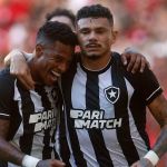 Brasileirão: atacante do Botafogo é eleito o jogador do mês de abril