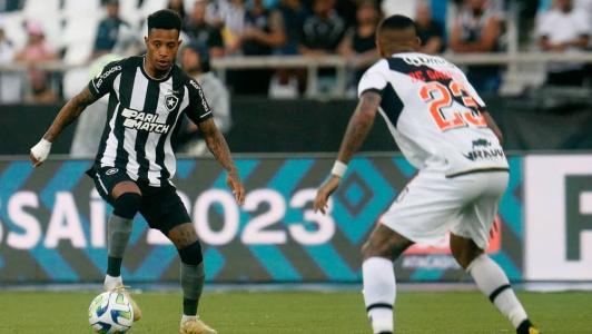 Tchê Tchê e Zé Gabriel voltam a duelar nesta segunda (6), em São Januário, pelo Campeonato Brasileiro