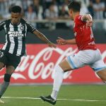 Meia do Botafogo sobre o futuro de Luís Castro: 'Também ficamos curiosos'