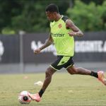Volante sofre lesão ligamentar e desfalca o Vasco contra o Flamengo