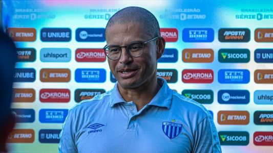 Técnico Alex, do Avaí