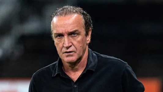 Técnico Cuca durante partida pelo Corinthians