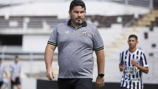 Técnico do Ceará, Eduardo Barroca, que comanda um dos times com melhor campanha como visitante na Série B