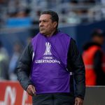 Luxa vê Corinthians evoluindo mesmo após eliminação na Libertadores
