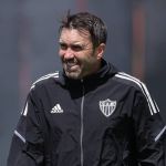 Coudet, do Atlético, rasga elogios a técnicos brasileiros e elege dois preferidos
