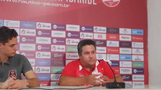 Técnico Fernando Marchiori foi apresentado nesta terça-feira (30) no Náutico