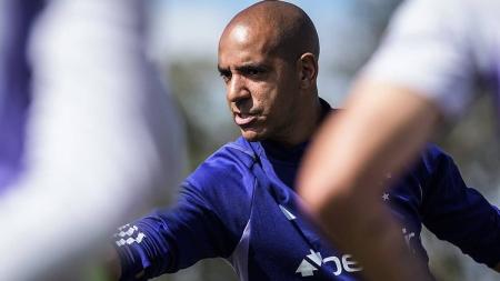 Técnico Pepa tem novidades entre os relacionados