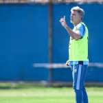 Na bronca! Treino do Grêmio atrasa por reunião e cobranças de Renato ao elenco
