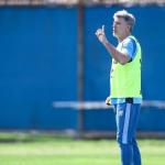 Na bronca! Treino do Grêmio atrasa por reunião e cobranças de Renato ao elenco