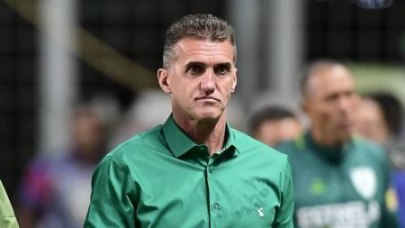 Técnico Vagner Mancini durante jogo entre América e Corinthians