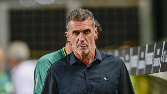 Técnico Vagner Mancini em jogo do América