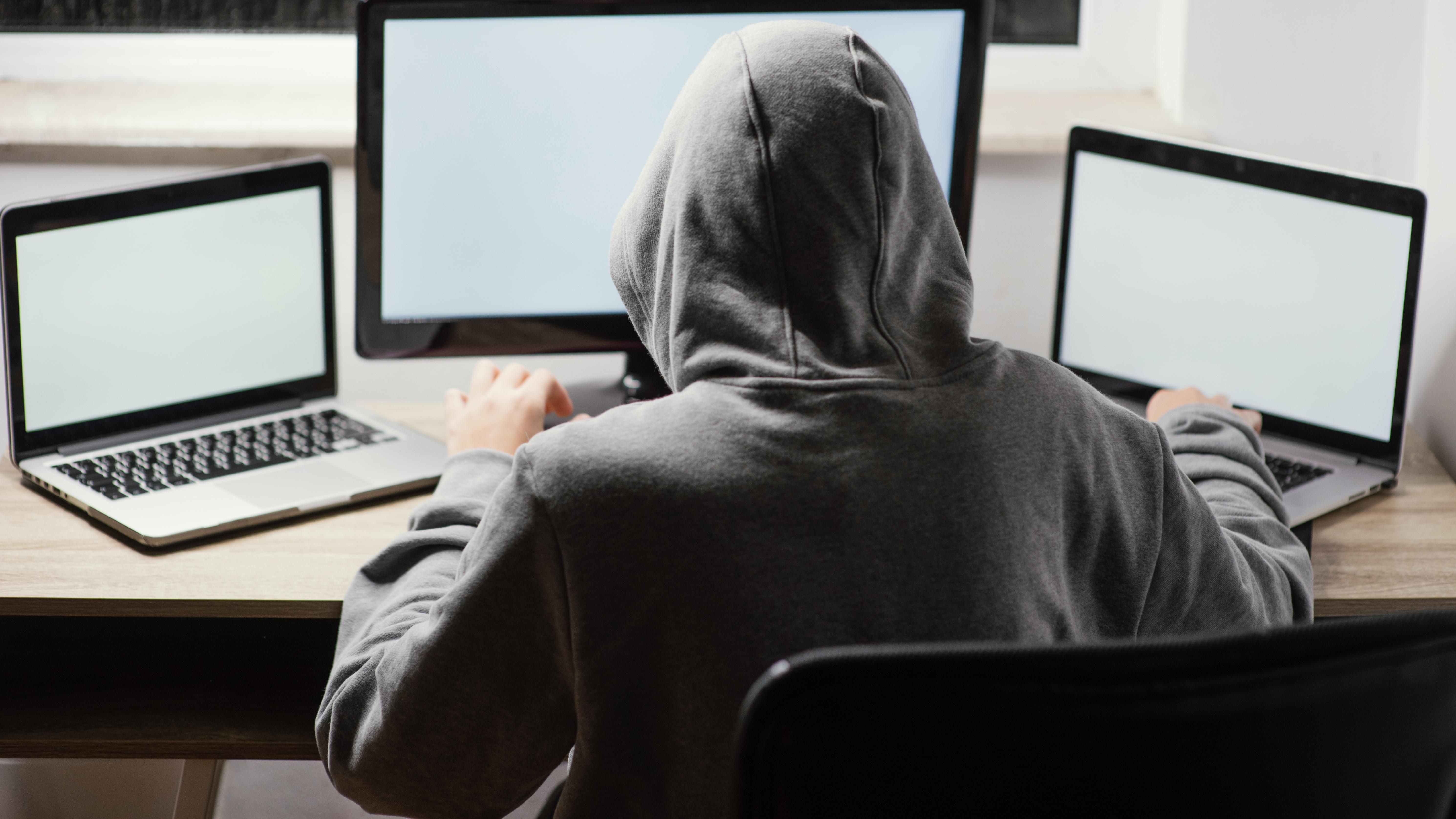 'Evolução da TVBox': Polícia Civil prende suspeitos de venderem links de streaming pirata