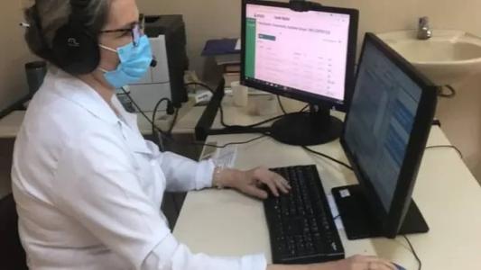 Teleatendimento desafoga a rede de saúde pública e traz comodidade ao paciente