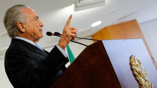 Temer teria ficado "irritado" ao ser chamado de golpista por Lula, mais uma vez