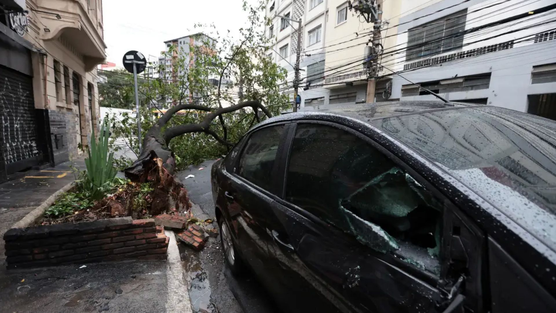 Tempestade com granizo: centenas de cidades em SP estão em alerta laranja