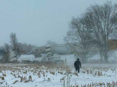 Tempestade histórica de gelo e neve deixa mais de 400 mil sem energia nos EUA