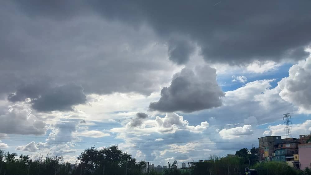 Chuva de 100mm, granizo e ventania podem atingir 76% das cidades de Minas; lista
