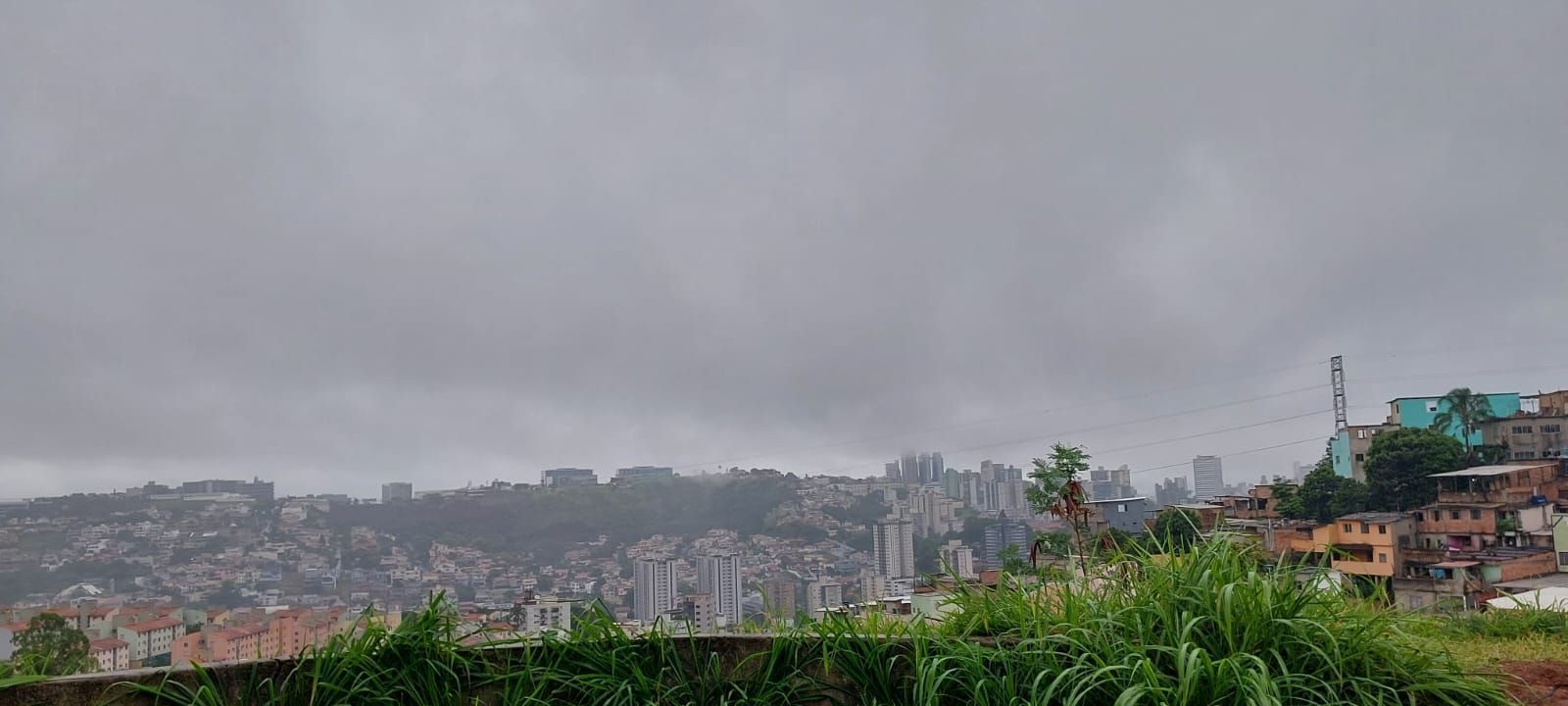 Tempestade e granizo podem atingir BH e outras 291 cidades de Minas; lista