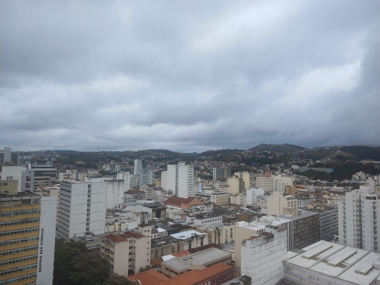Zona da Mata e Campo das Vertentes estão em áreas de dois alertas do Inmet