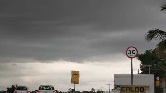 Tempo continua quente e os termômetros na capital mineira podem chegar aos 31°C