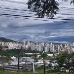 BH deve ter pancadas de chuva nas próximas duas horas, alerta Defesa Civil