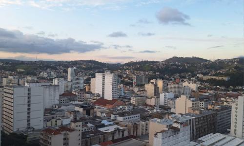 Tempo frio temperatura amena outono Juiz de Fora