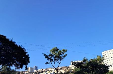 Belo Horizonte tem céu claro e sem nuvens